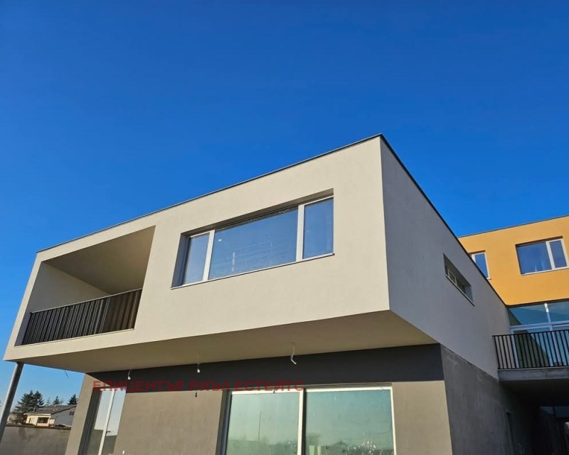 Eladó  Ház Sofia , Dobroslavci , 220 négyzetméter | 42569380