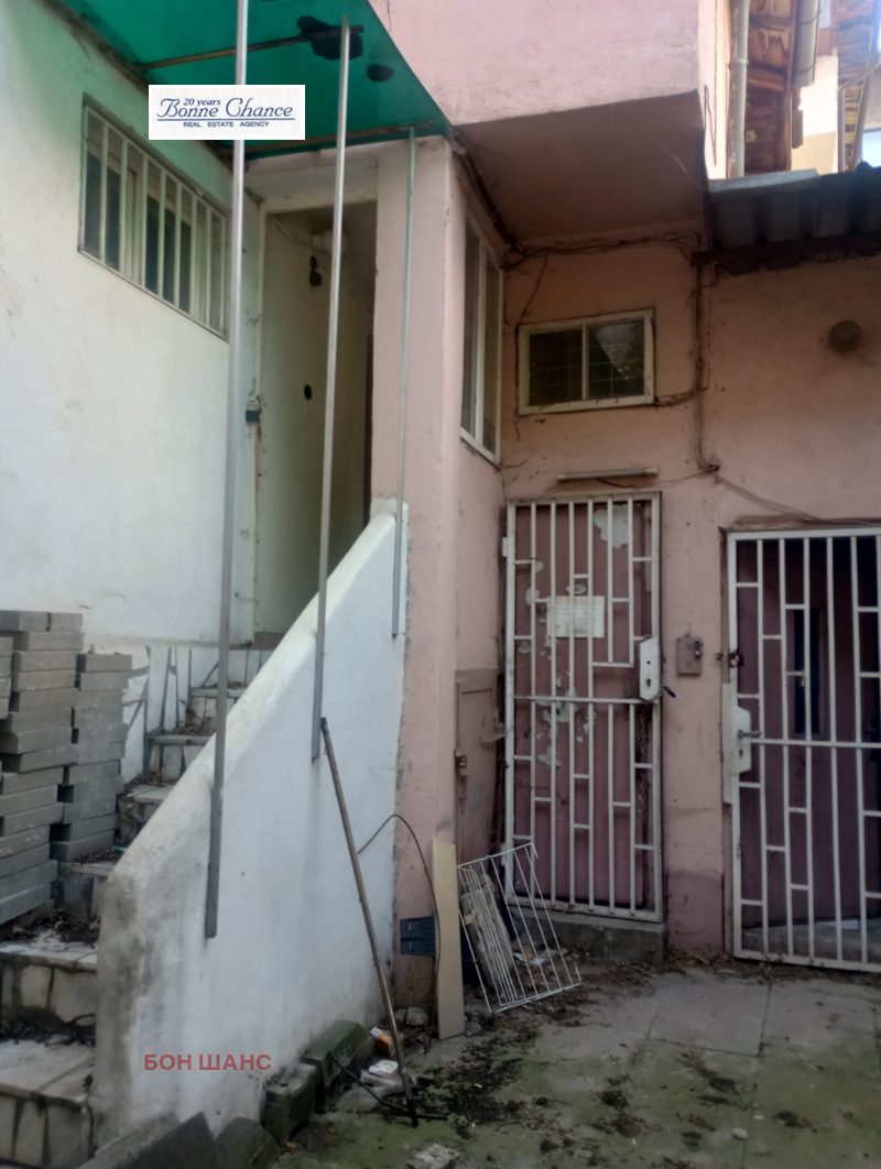 Продава КЪЩА, гр. София, Център, снимка 2 - Къщи - 53030625