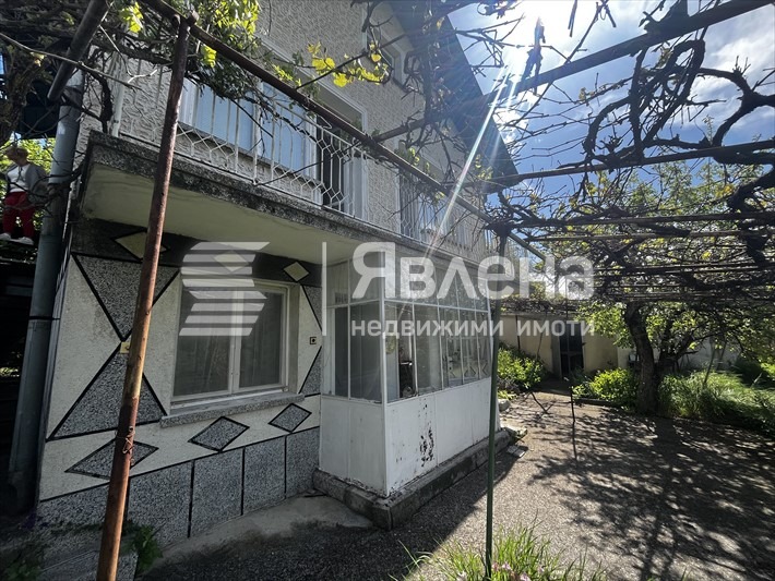 Продава КЪЩА, с. Бърложница, област София област, снимка 2 - Къщи - 55127225