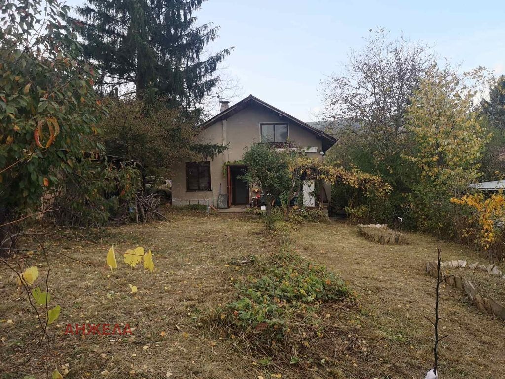 Продава ВИЛА, с. Владо Тричков, област София област, снимка 2 - Вили - 52810045