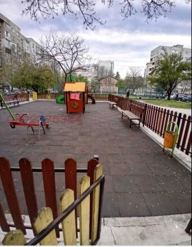 Продава  4-стаен, град София