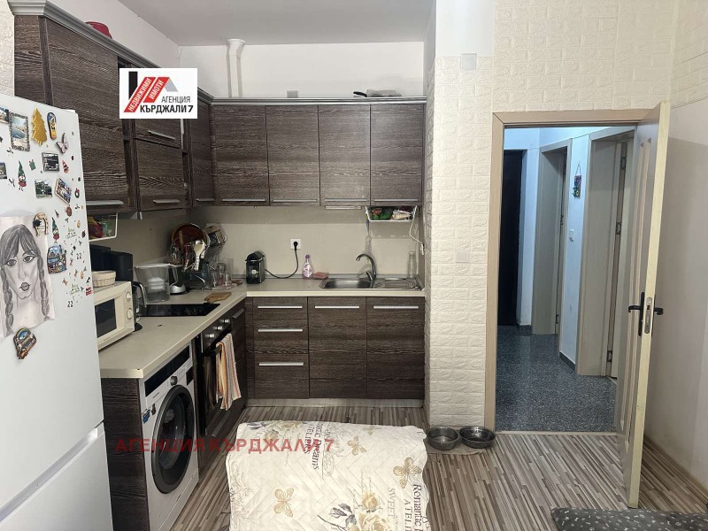 Продава 2-СТАЕН, гр. Кърджали, Възрожденци