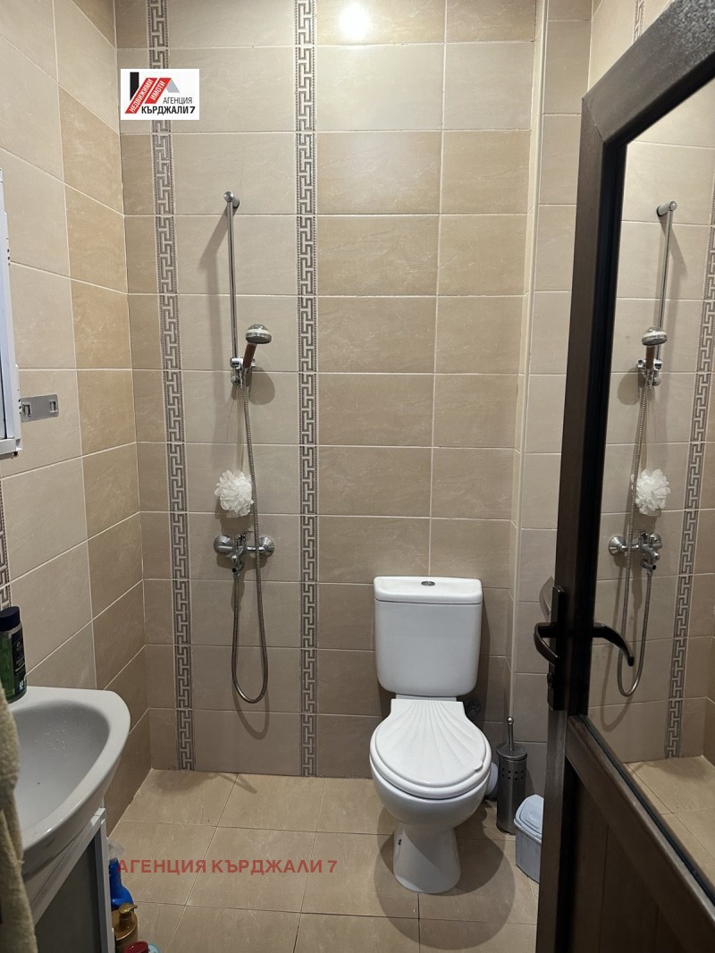 Продава 2-СТАЕН, гр. Кърджали, Възрожденци, снимка 6 - Апартаменти - 53073107