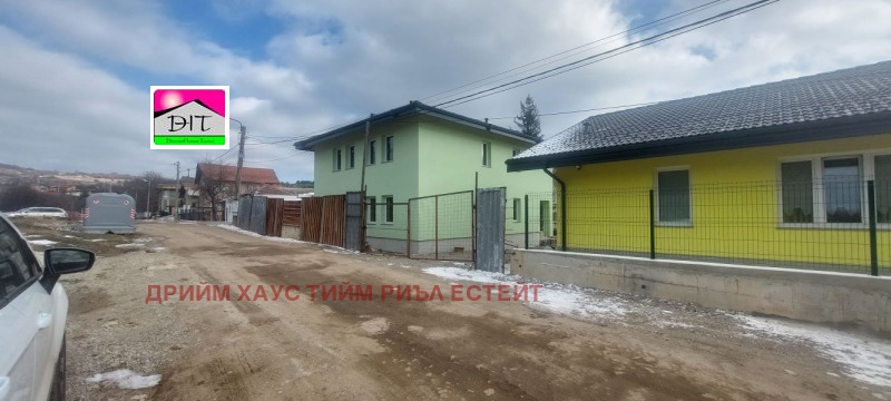 Продава  Къща област Перник , с. Драгичево , 180 кв.м | 56611647