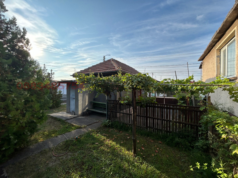 Продава КЪЩА, гр. Лом, област Монтана, снимка 4 - Къщи - 52780236