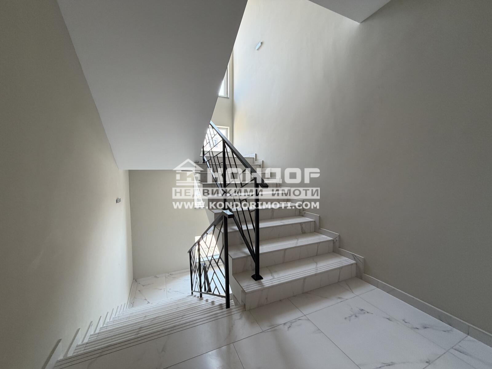 Продава 2-СТАЕН, гр. Пловдив, Остромила, снимка 5 - Апартаменти - 55322438