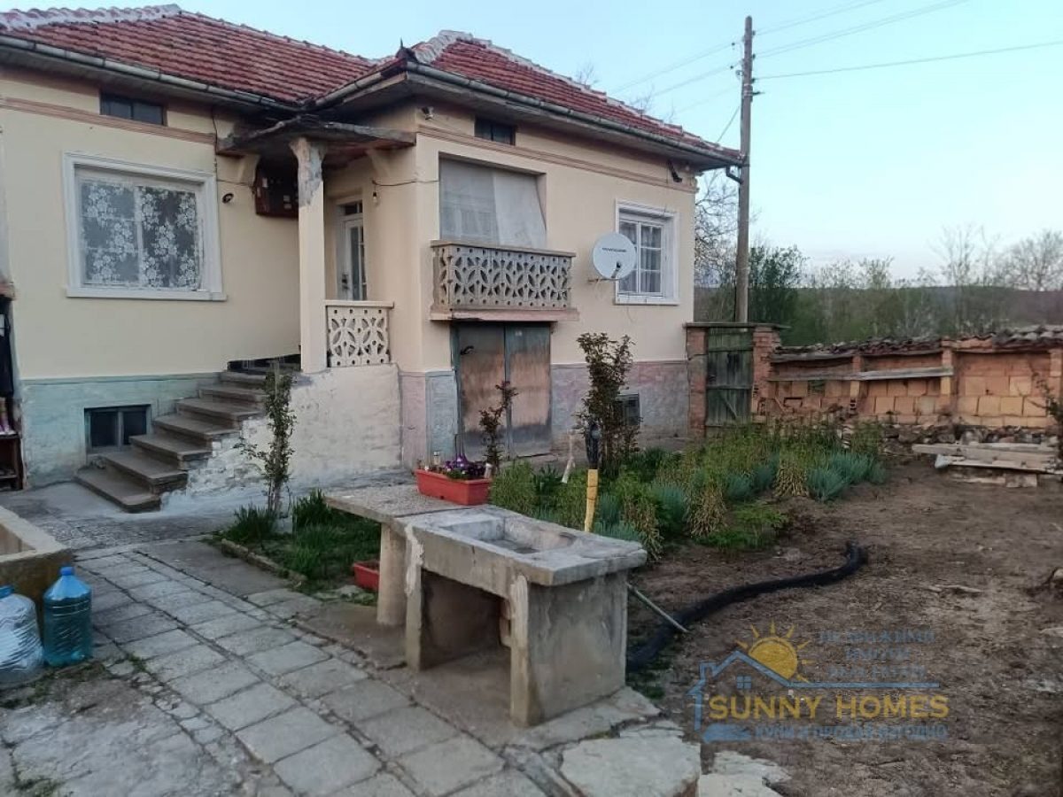 Продава КЪЩА, с. Лозен, област Велико Търново, снимка 2 - Къщи - 54593649