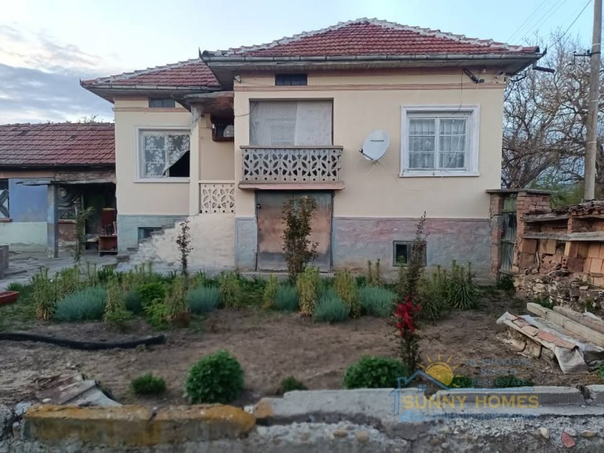 Продава КЪЩА, с. Лозен, област Велико Търново, снимка 3 - Къщи - 54593649