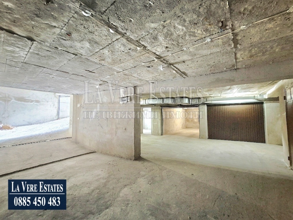 Продава ГАРАЖ, ПАРКОМЯСТО, гр. Русе, Широк център, снимка 2 - Гаражи и паркоместа - 54639774