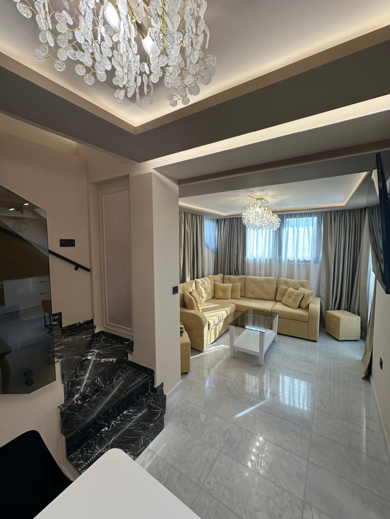 In vendita  Maisonette Plovdiv , Marasha , 135 mq | 97098767