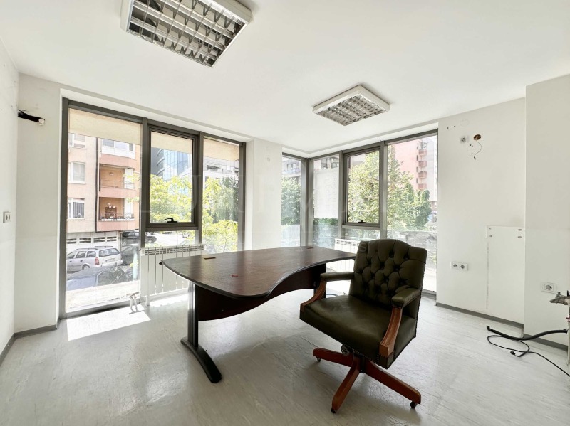 Zu verkaufen  Büro Sofia , Manastirski liwadi , 110 qm | 79916098 - Bild [4]