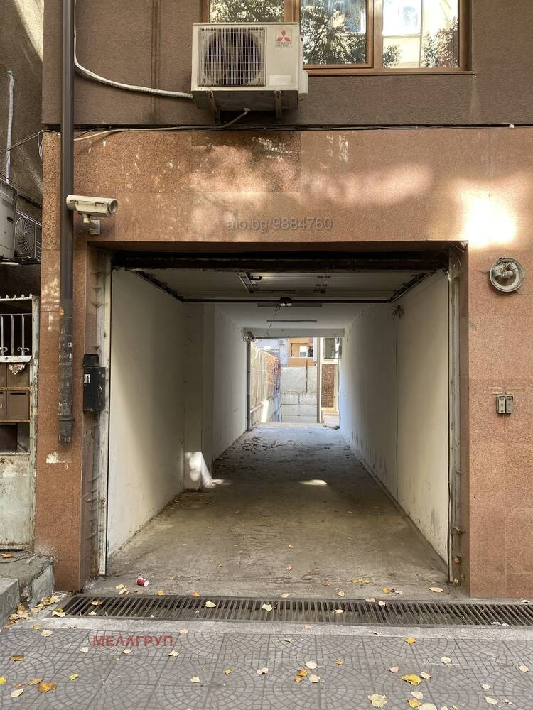 Продава ГАРАЖ, ПАРКОМЯСТО, гр. Бургас, Център, снимка 2 - Гаражи и паркоместа - 53008319