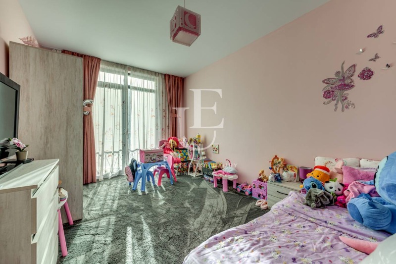 Myytävänä  Talo Sofia , Bojana , 304 neliömetriä | 54531810 - kuva [16]