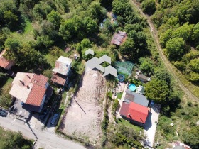 Plot Kalkas, Pernik 3