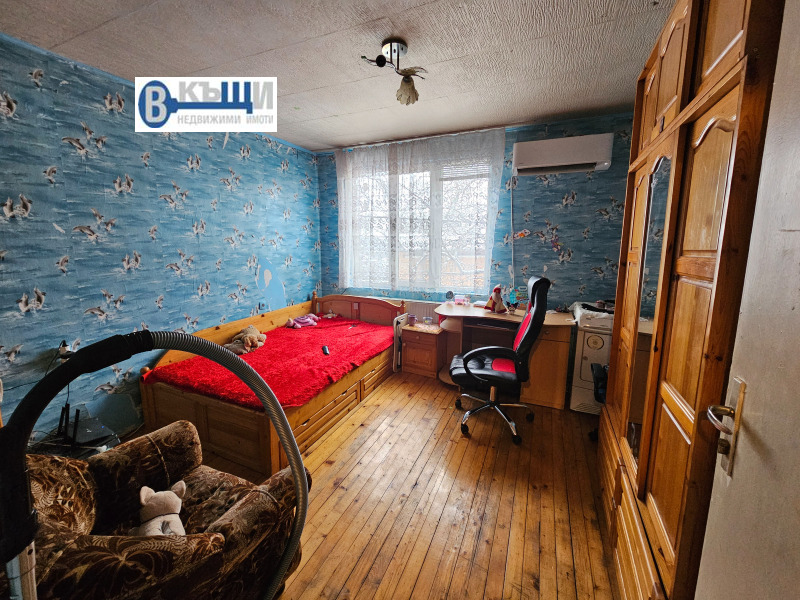 Продава ЕТАЖ ОТ КЪЩА, гр. Дебелец, област Велико Търново, снимка 6 - Етаж от къща - 53032743