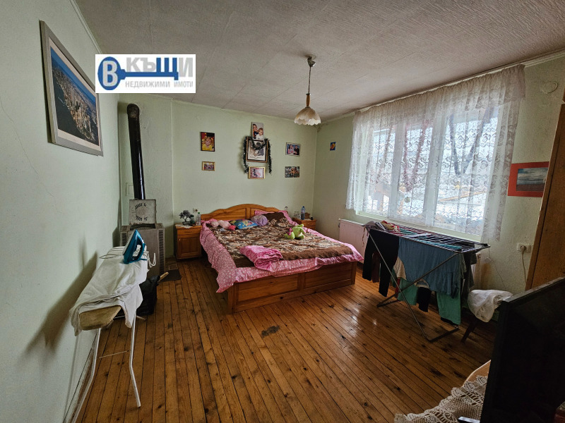 Продава ЕТАЖ ОТ КЪЩА, гр. Дебелец, област Велико Търново, снимка 5 - Етаж от къща - 53032743