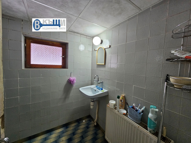 Продава ЕТАЖ ОТ КЪЩА, гр. Дебелец, област Велико Търново, снимка 8 - Етаж от къща - 53032743