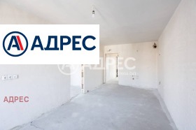 3-стаен град Варна, Център 6