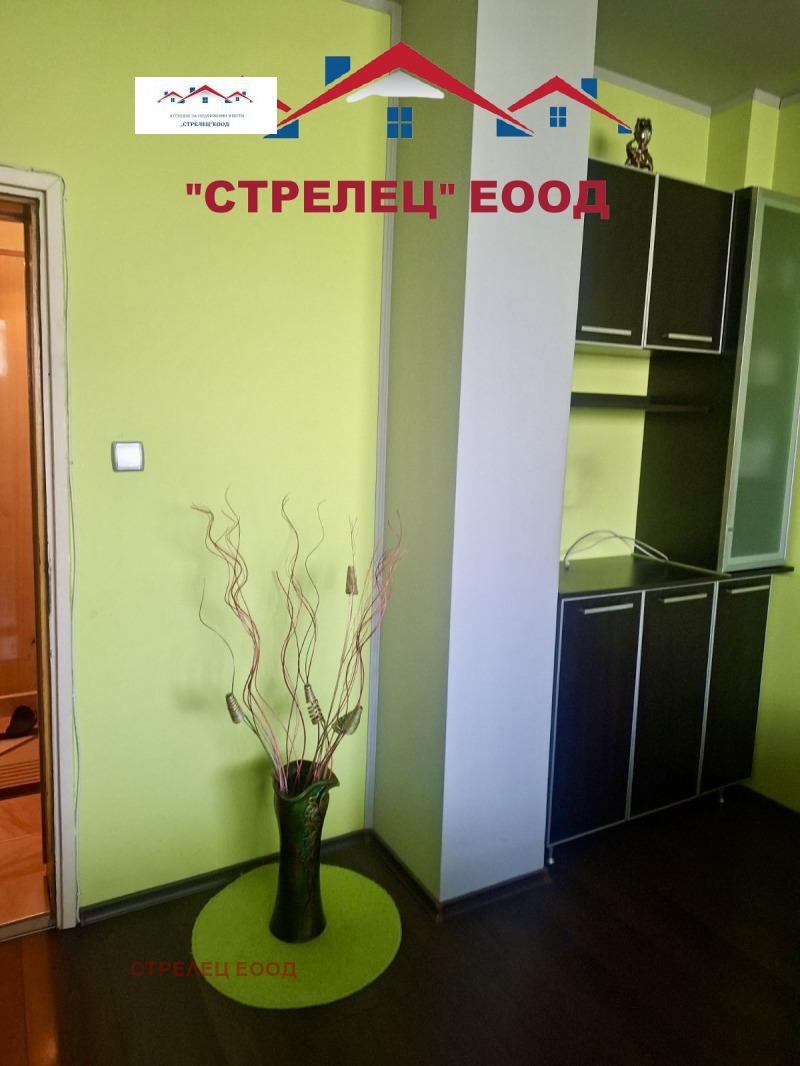 Продава  2-стаен град Добрич , Център , 100 кв.м | 86020203 - изображение [4]