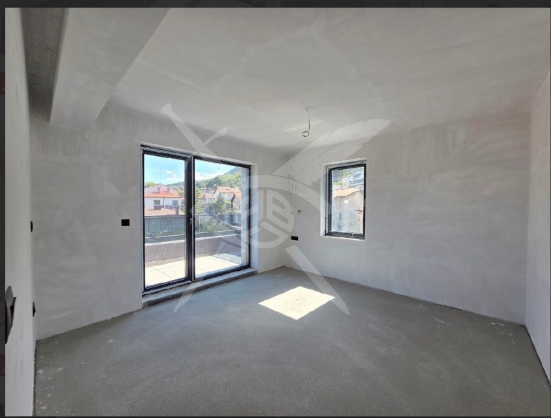 Продава МНОГОСТАЕН, гр. София, Бояна, снимка 2 - Апартаменти - 53168528