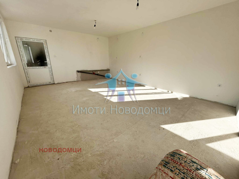 Продава КЪЩА, гр. Шумен, Куршун чешма, снимка 3 - Къщи - 52386065