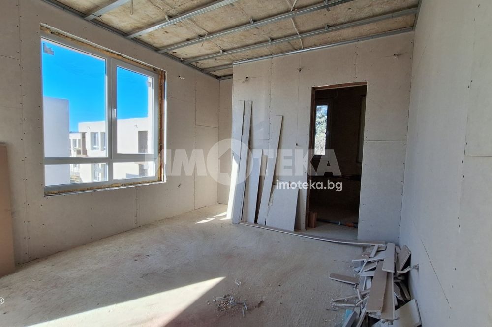 Продава КЪЩА, гр. Варна, м-т Боровец - юг, снимка 2 - Къщи - 43829110
