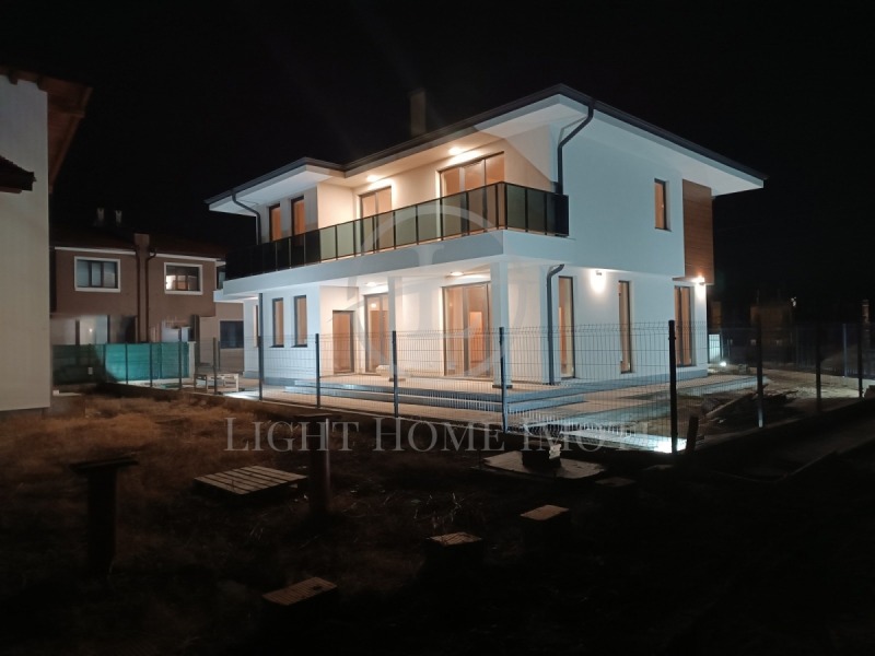À vendre  Maison Plovdiv , Belomorski , 350 m² | 36190479