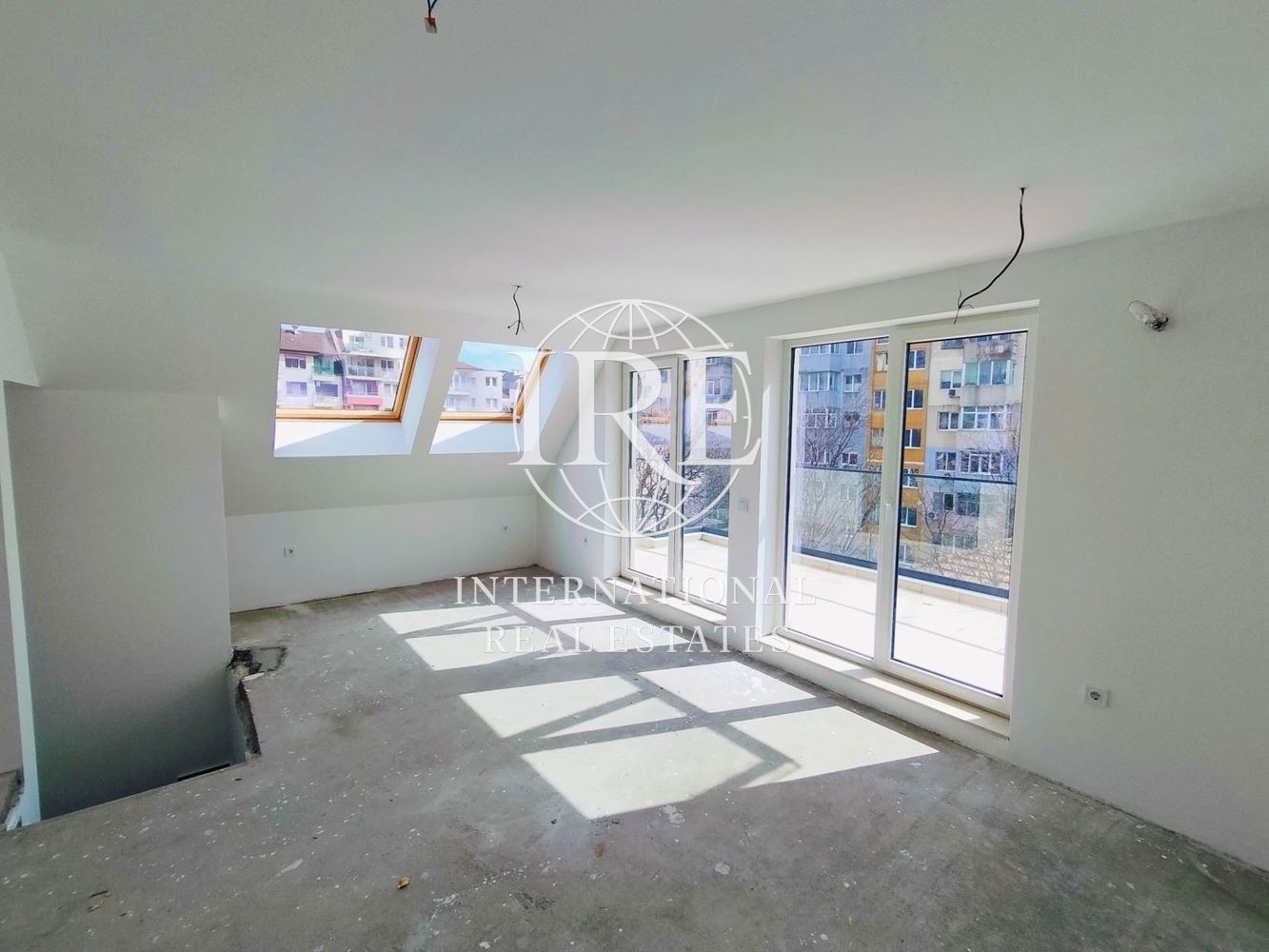 Продава 4-СТАЕН, гр. Варна, Левски 1, снимка 3 - Апартаменти - 54073475