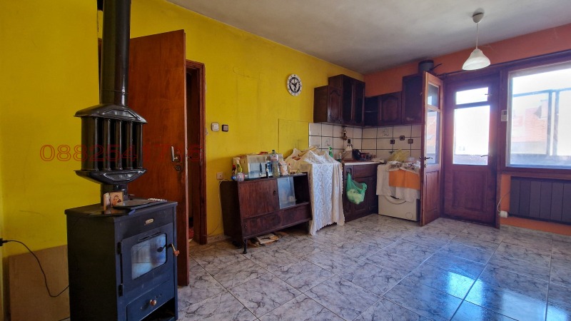 Продава 4-СТАЕН, гр. Ловеч, Широк център