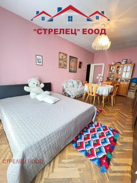 1 Schlafzimmer Druschba 2, Dobritsch