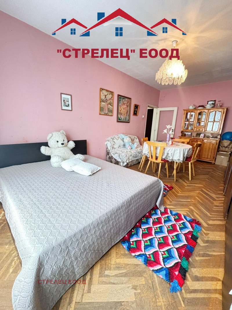 Zu verkaufen  1 Schlafzimmer Dobritsch , Druschba 2 , 62 qm | 77146010