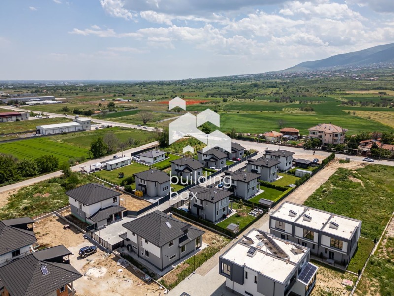 Продава  Къща област Пловдив , с. Първенец , 297 кв.м | 20070467 - изображение [9]
