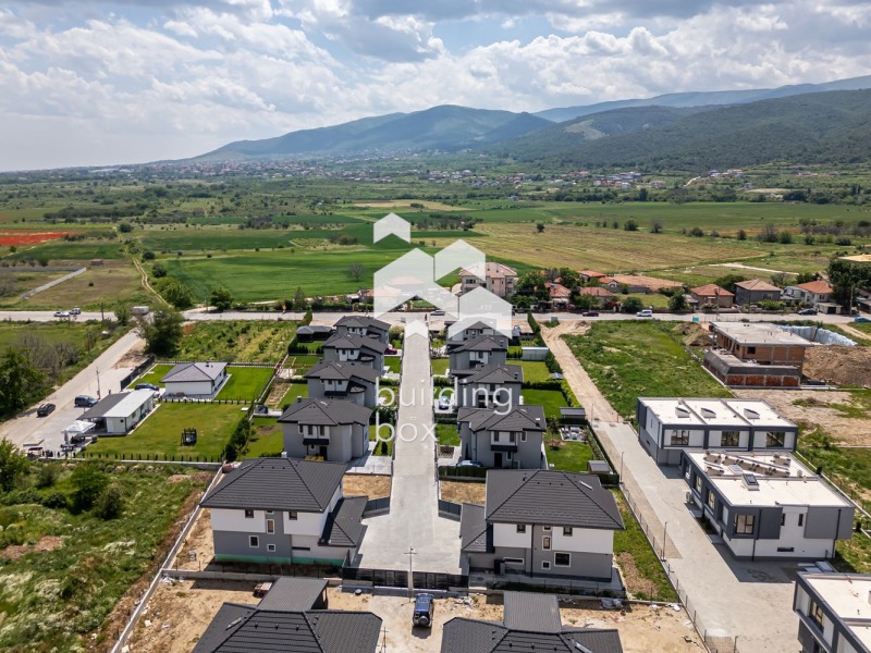Продава  Къща област Пловдив , с. Първенец , 297 кв.м | 20070467 - изображение [5]