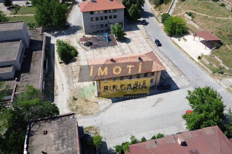 Продава ТЪРГОВСКИ КОМПЛЕКС в област Кърджали, с. Перперек - 320 кв.м / 56 242 € » 109 999.79 лв., ИМОТИБЪЛГАРИЯКЪРДЖАЛИ