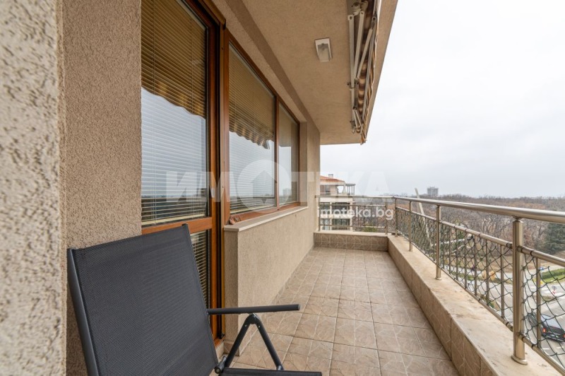 En venta  2 dormitorios Varna , k.k. Sv.Sv. Konstantin i Elena , 130 metros cuadrados | 28476718 - imagen [8]
