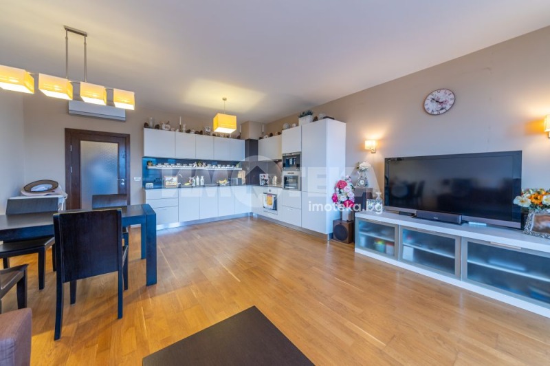 Продава  3-стаен, град Варна, к.к. Св.Св. Константин и Елена •  340 000 EUR • ID 58146928 — holmes.bg - [1] 