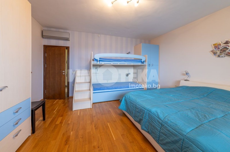 En venta  2 dormitorios Varna , k.k. Sv.Sv. Konstantin i Elena , 130 metros cuadrados | 28476718 - imagen [10]