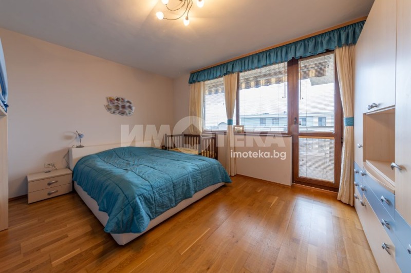 En venta  2 dormitorios Varna , k.k. Sv.Sv. Konstantin i Elena , 130 metros cuadrados | 28476718 - imagen [2]