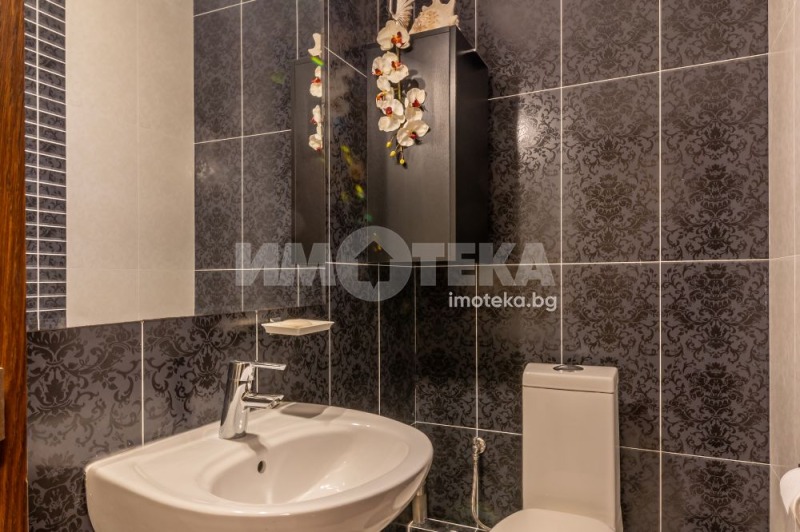 En venta  2 dormitorios Varna , k.k. Sv.Sv. Konstantin i Elena , 130 metros cuadrados | 28476718 - imagen [15]