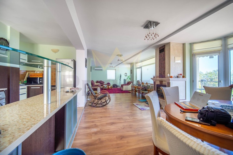 Продава КЪЩА, гр. Балчик, област Добрич, снимка 4 - Къщи - 53086277