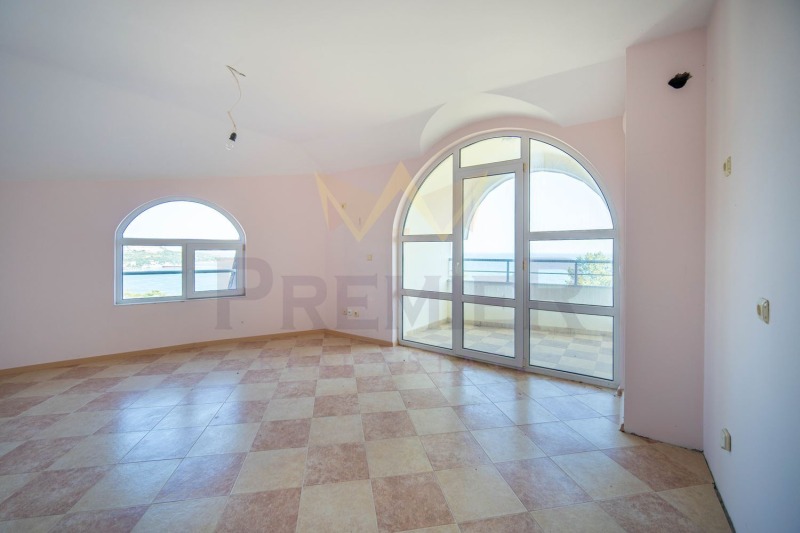 Продава КЪЩА, гр. Балчик, област Добрич, снимка 11 - Къщи - 53086277