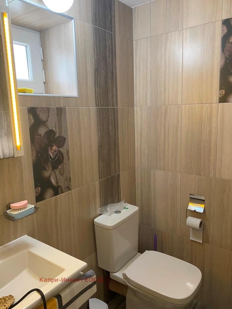 Продава КЪЩА, с. Крапец, област Добрич, снимка 8 - Къщи - 54352584