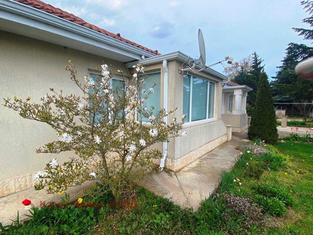 Продава КЪЩА, с. Крапец, област Добрич, снимка 11 - Къщи - 54352584