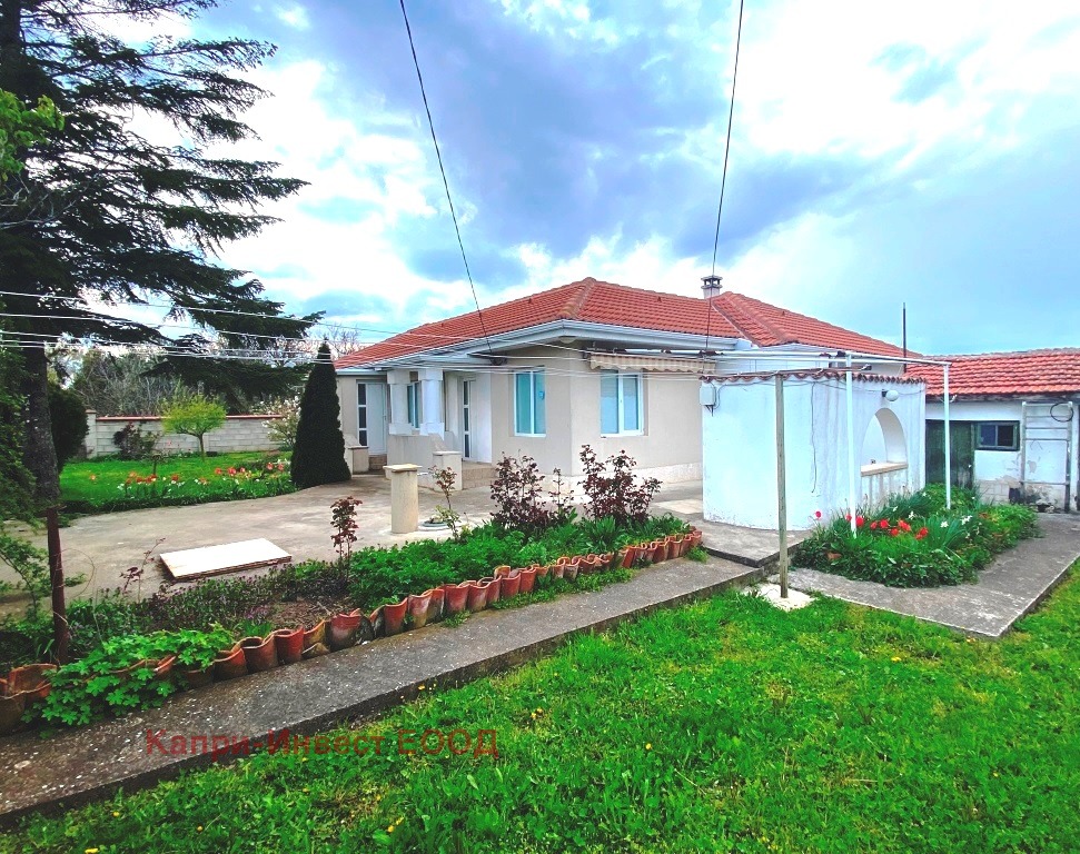 Продава КЪЩА, с. Крапец, област Добрич, снимка 3 - Къщи - 54352584