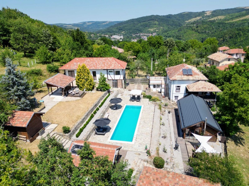 Продава КЪЩА в област Габрово, гр. Трявна - 324 кв.м / 285 000 € » 557 411.55 лв., ЛУКСИММО - ИМОТИ В СТРАНАТА