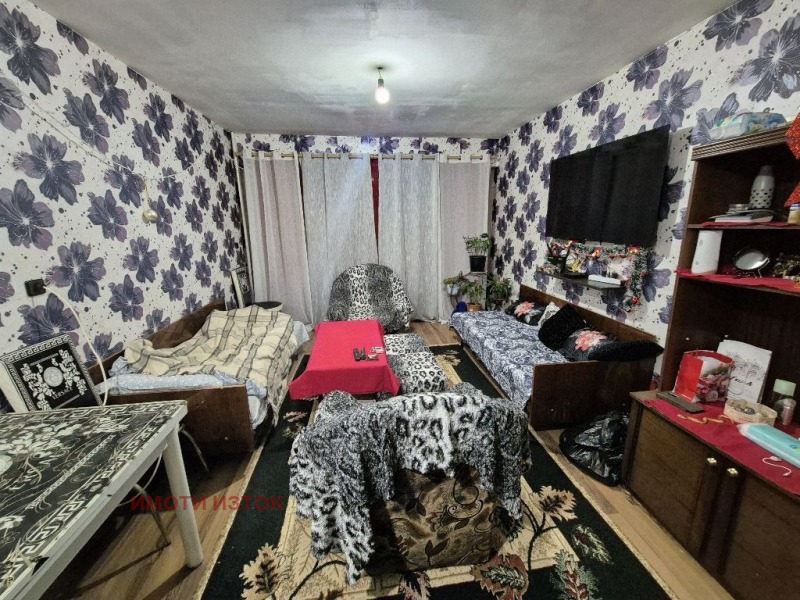 Продава 1-СТАЕН, гр. Перник, Изток