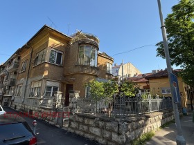 Hus Tsentar, Ruse 1