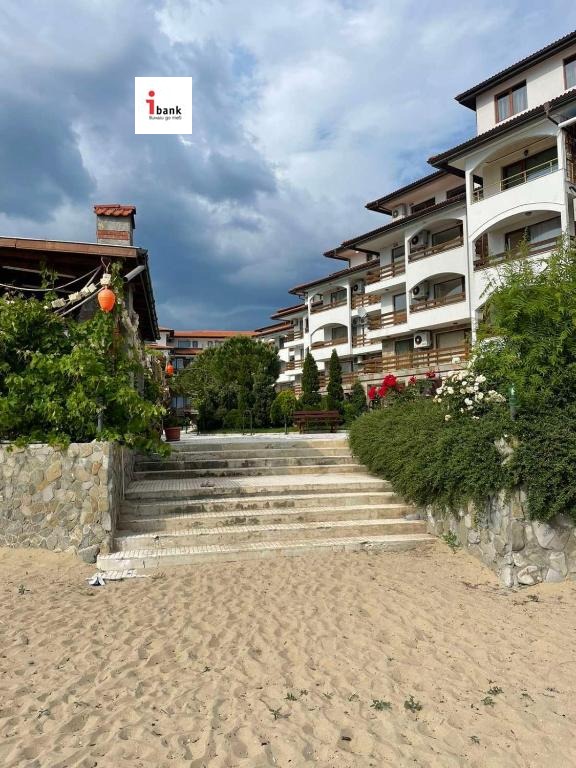 Продава  2-стаен област Бургас , гр. Свети Влас , 94 кв.м | 48299736 - изображение [2]
