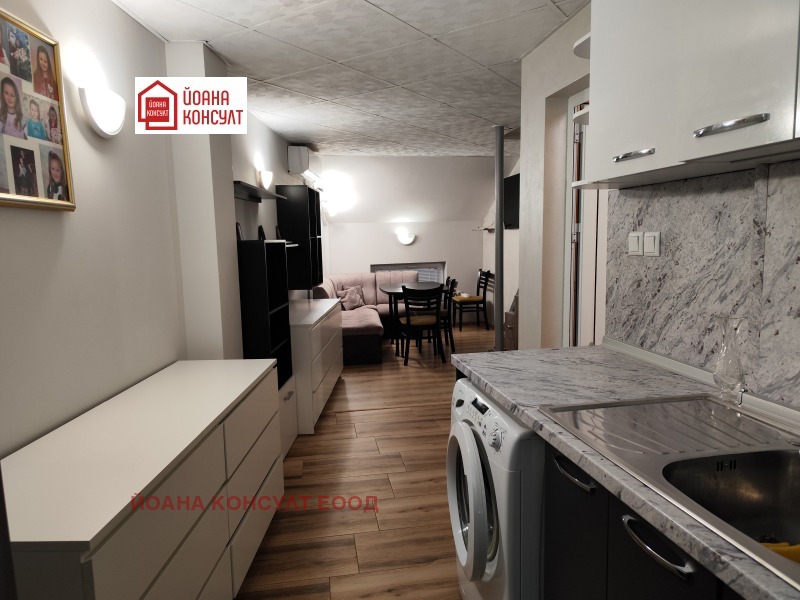 Продава 3-СТАЕН, гр. Плевен, Идеален център