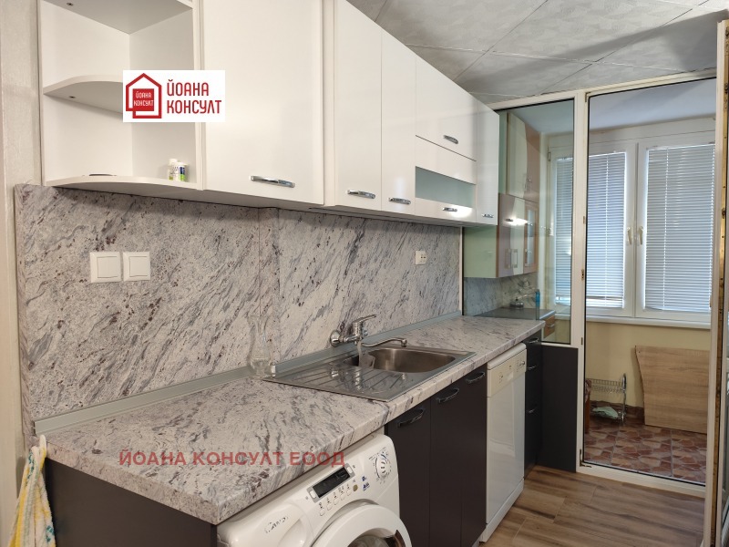 Продава 3-СТАЕН, гр. Плевен, Идеален център, снимка 2 - Апартаменти - 52332189